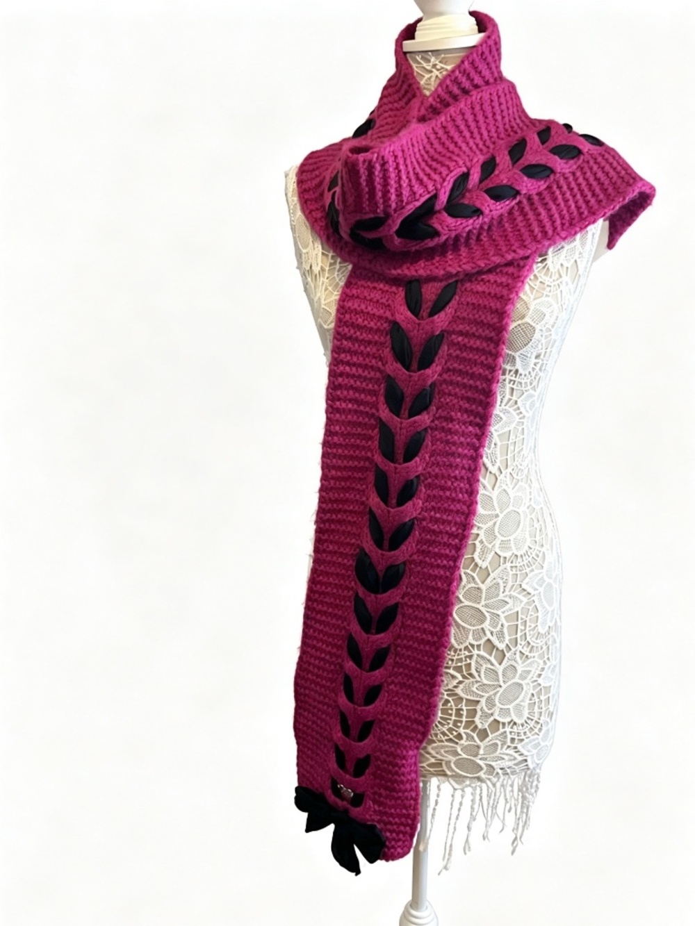 Betsey Johnson Magenta Knit Scarf N